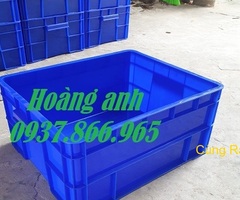 khay B8 có nắp đậy, khay cơ khí trong nhà xưởng