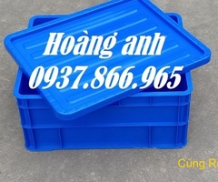 khay B8 có nắp đậy, khay cơ khí trong nhà xưởng